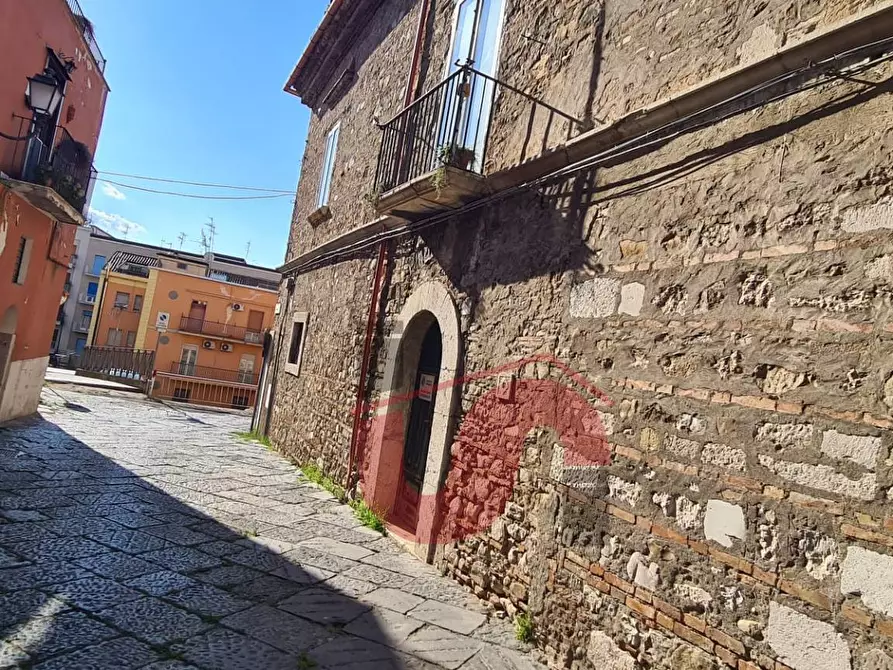 Immagine 21 di Locale commerciale in vendita  in Vico Papiniano a Benevento