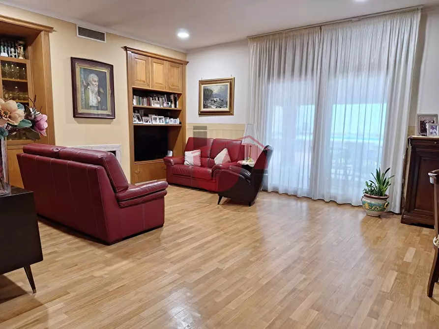 Immagine 18 di Villa in vendita  in Via Avellino a Benevento