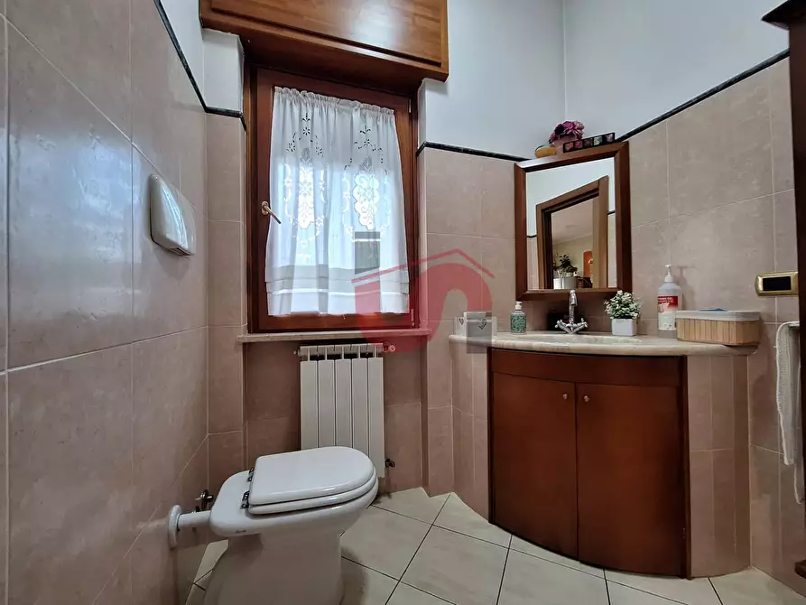 Immagine 25 di Villa in vendita  in Via Avellino a Benevento