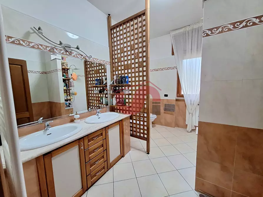 Immagine 27 di Villa in vendita  in Via Avellino a Benevento