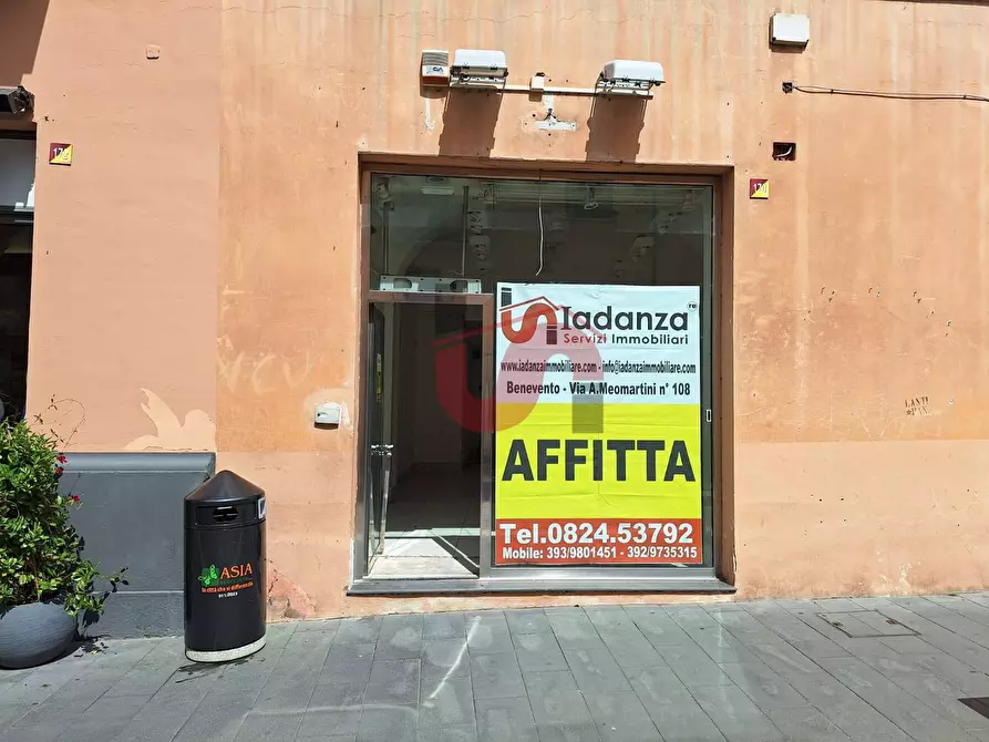 Immagine 19 di Locale commerciale in affitto  in Corso Giuseppe Garibaldi 170 a Benevento