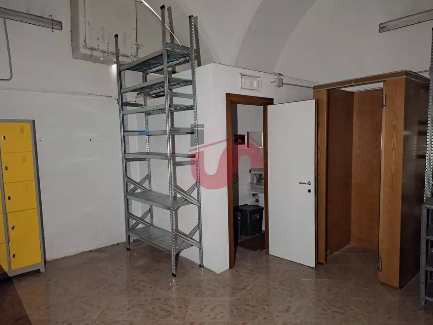 Immagine 12 di Locale commerciale in affitto  in Corso Giuseppe Garibaldi 170 a Benevento