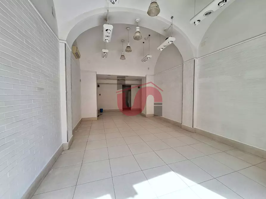 Immagine 4 di Locale commerciale in affitto  in Corso Giuseppe Garibaldi 170 a Benevento