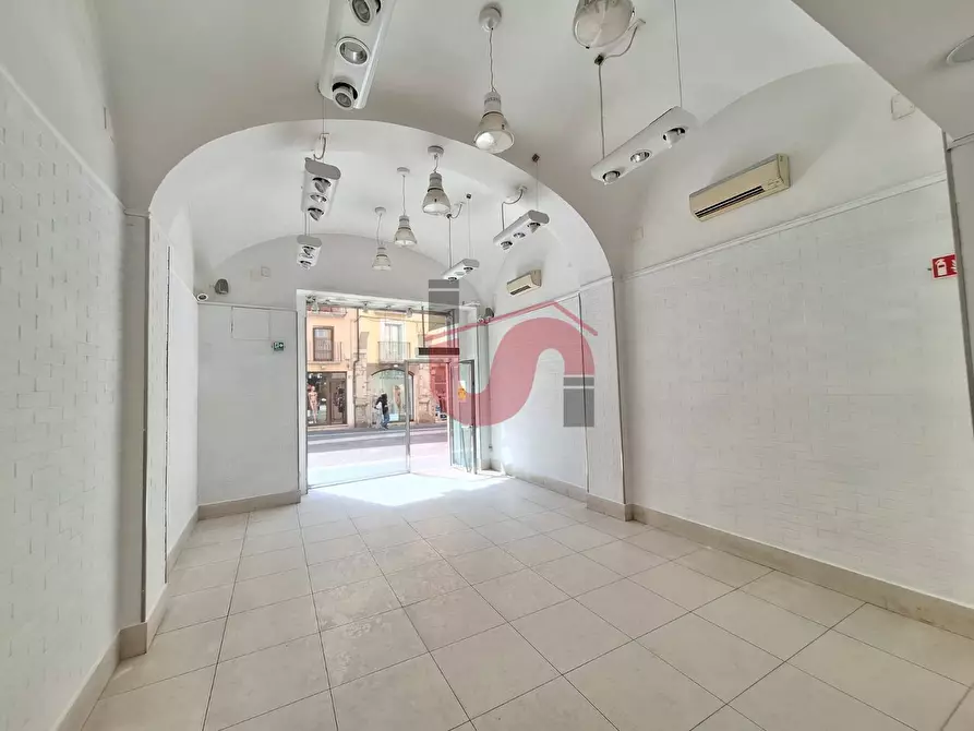 Immagine 15 di Locale commerciale in affitto  in Corso Giuseppe Garibaldi 170 a Benevento