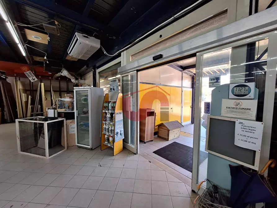 Immagine 16 di Locale commerciale in vendita  in Contrada San Chirico a Benevento