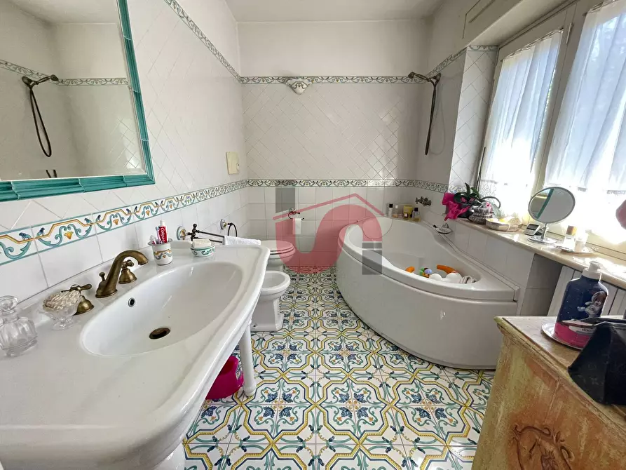 Immagine 33 di Villa in vendita  in Via ferinando bozza a Benevento