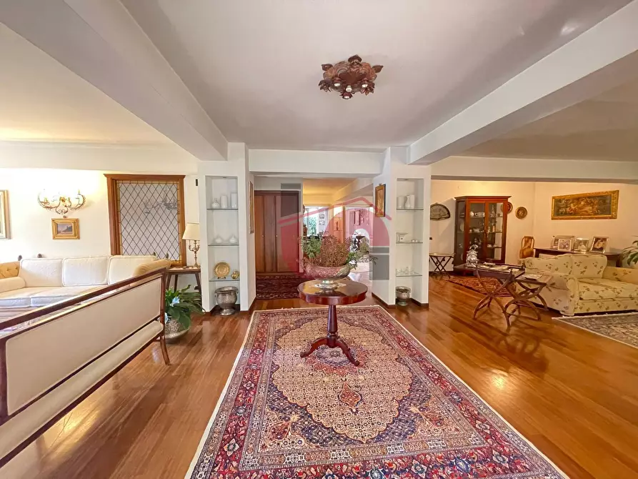 Immagine 21 di Villa in vendita  in Via ferinando bozza a Benevento