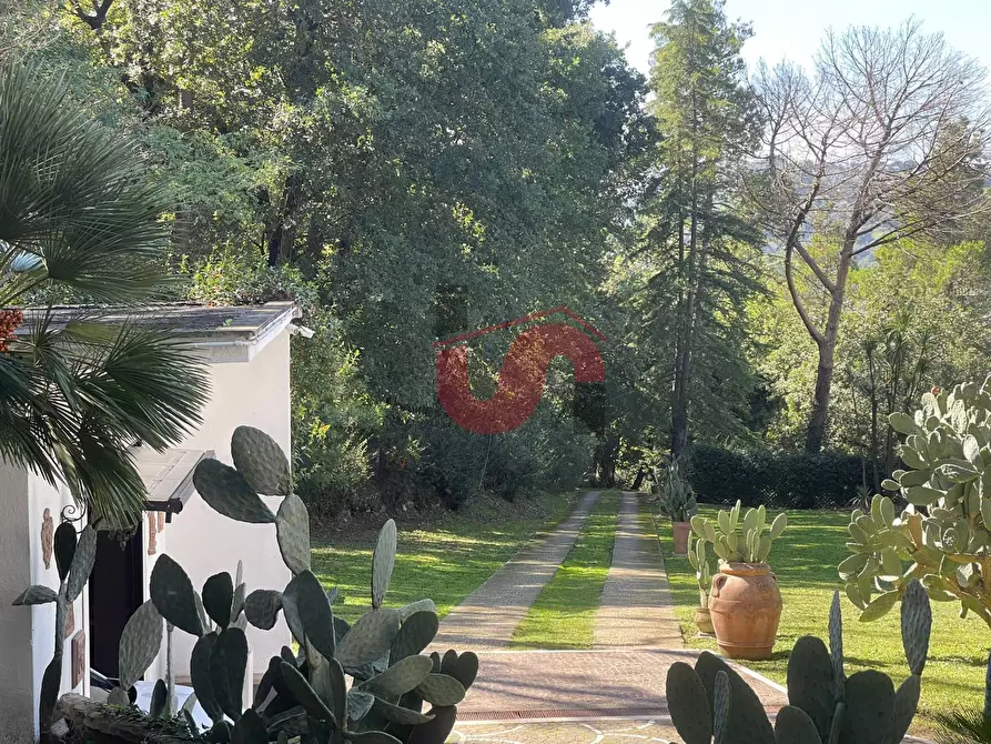 Immagine 64 di Villa in vendita  in Via ferinando bozza a Benevento