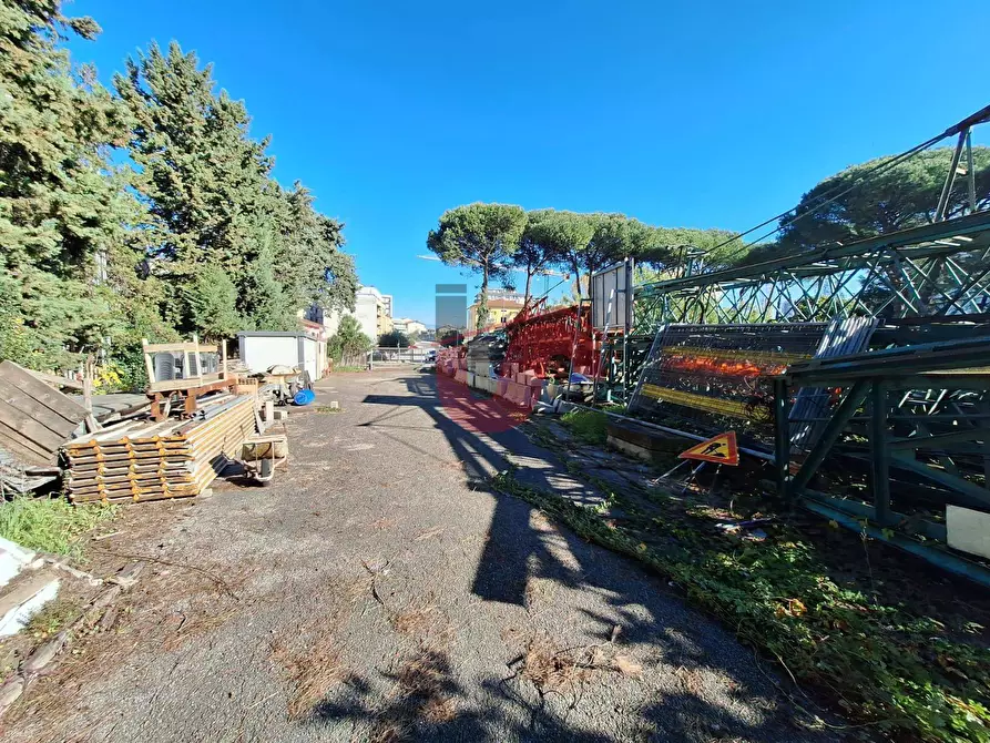 Immagine 8 di Locale commerciale in vendita  in Via Marco da Benevento a Benevento