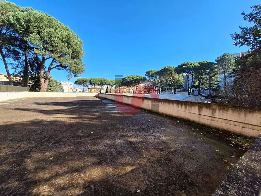 Immagine 12 di Locale commerciale in vendita  in Via Marco da Benevento a Benevento