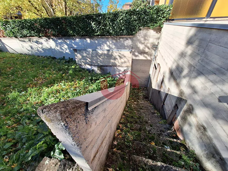 Immagine 14 di Locale commerciale in vendita  in Via Marco da Benevento a Benevento