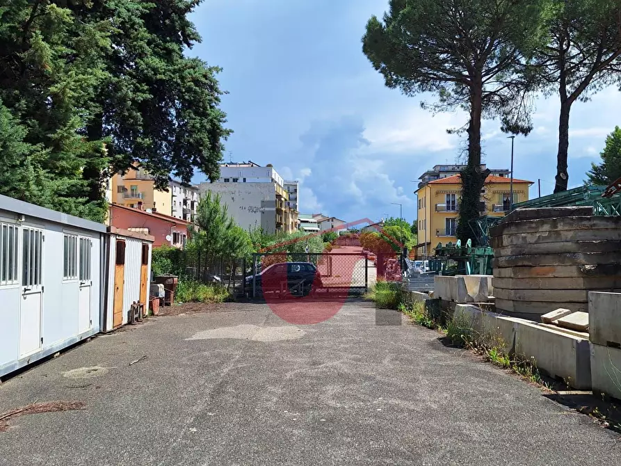 Immagine 16 di Locale commerciale in vendita  in Via Marco da Benevento a Benevento