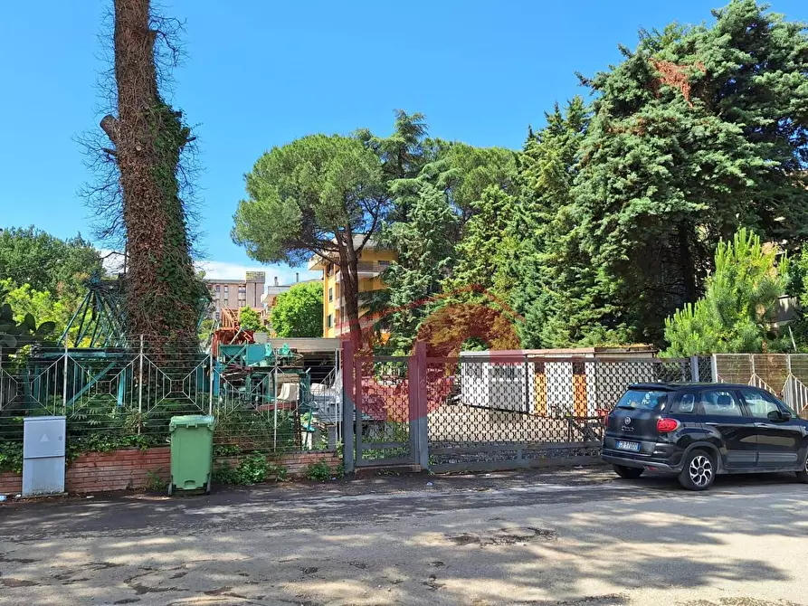 Immagine 19 di Locale commerciale in vendita  in Via Marco da Benevento a Benevento