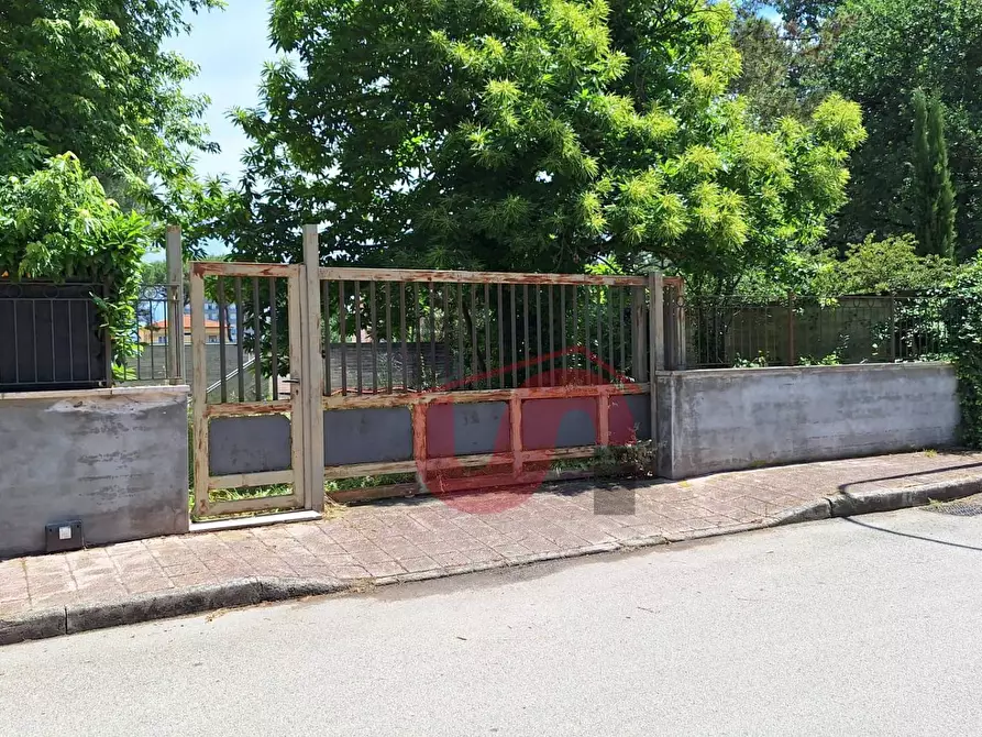 Immagine 25 di Locale commerciale in vendita  in Via Marco da Benevento a Benevento