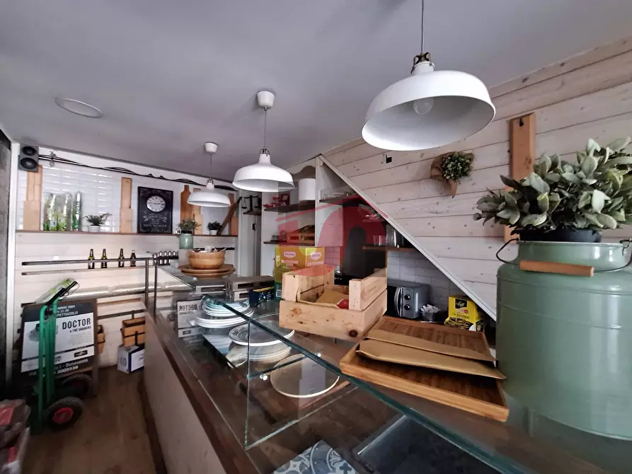 Immagine 28 di Attività commerciale in vendita  in Corso G.Garibaldi a Benevento