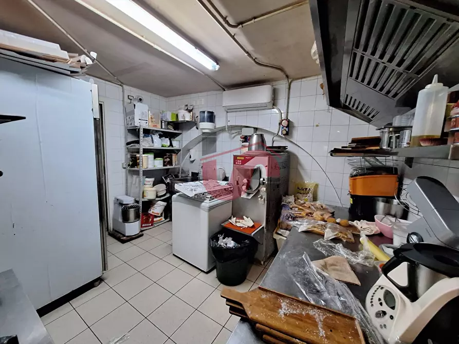 Immagine 40 di Attività commerciale in vendita  in Corso G.Garibaldi a Benevento