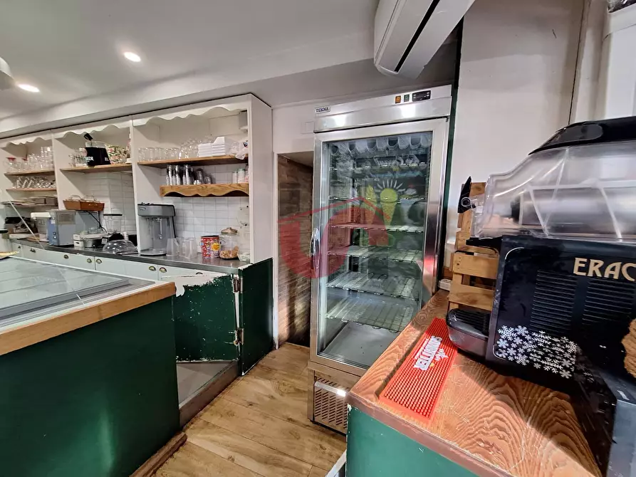 Immagine 43 di Attività commerciale in vendita  in Corso G.Garibaldi a Benevento