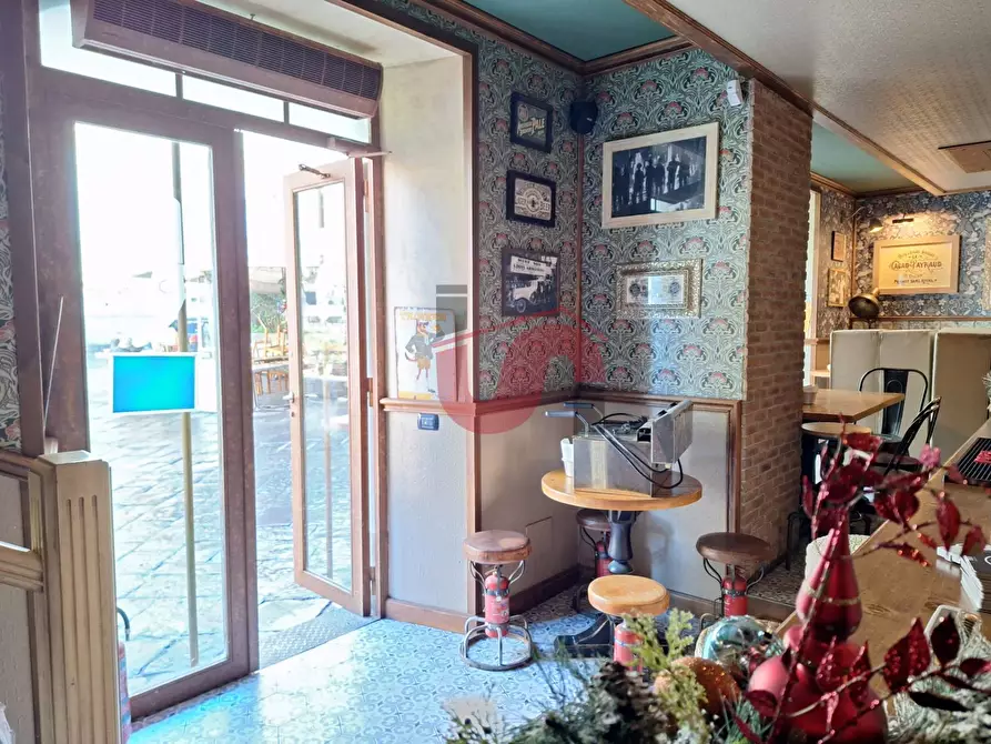 Immagine 9 di Attività commerciale in vendita  in Corso Garibaldi a Benevento