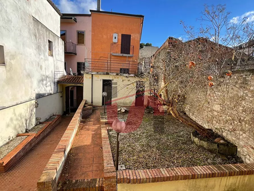 Immagine 1 di Casa semindipendente in vendita  in Via Arechi a Benevento