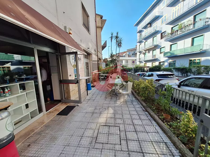 Immagine 2 di Locale commerciale in affitto  in Via Torretta a Benevento