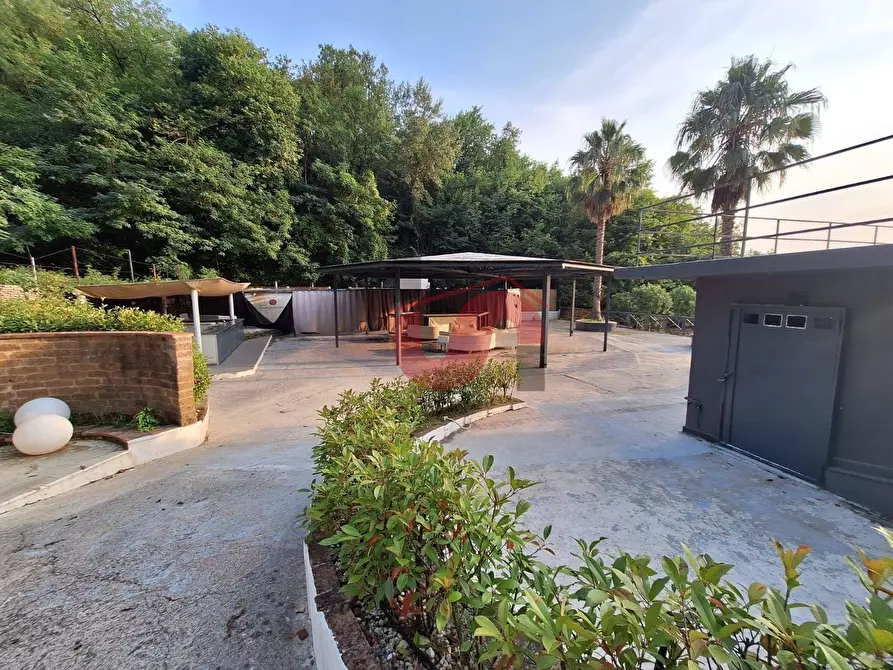 Immagine 6 di Locale commerciale in vendita  in C.DA TRESSANTI a Ceppaloni