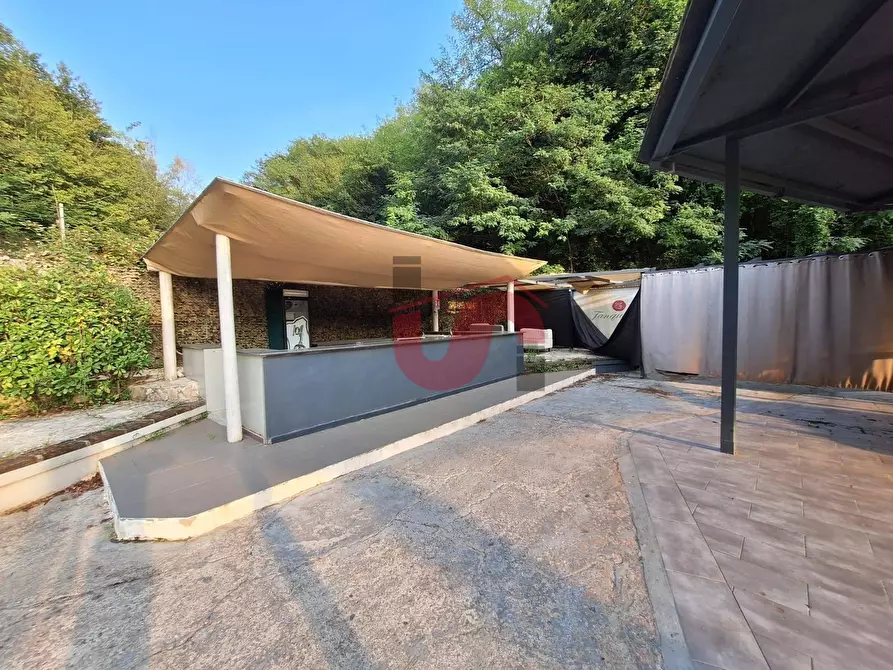 Immagine 4 di Locale commerciale in vendita  in C.DA TRESSANTI a Ceppaloni