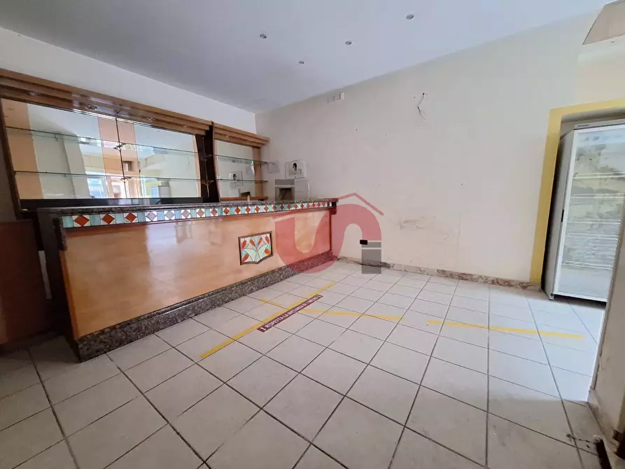 Immagine 5 di Locale commerciale in vendita  in Corso Garibaldi 70 a Benevento