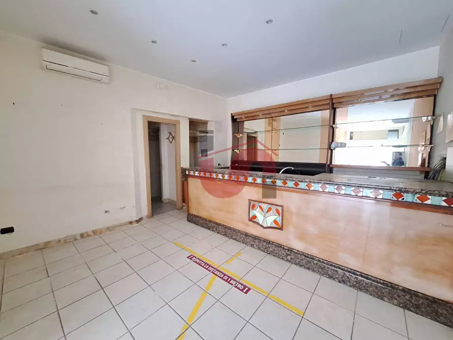 Immagine 6 di Locale commerciale in vendita  in Corso Garibaldi 70 a Benevento