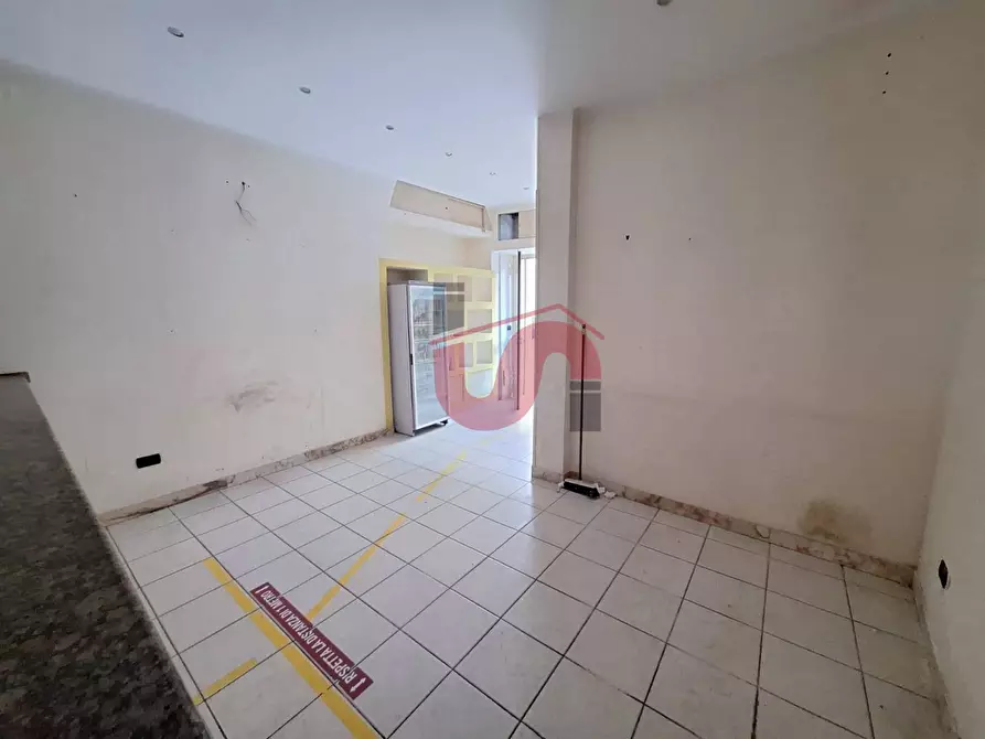 Immagine 7 di Locale commerciale in vendita  in Corso Garibaldi 70 a Benevento