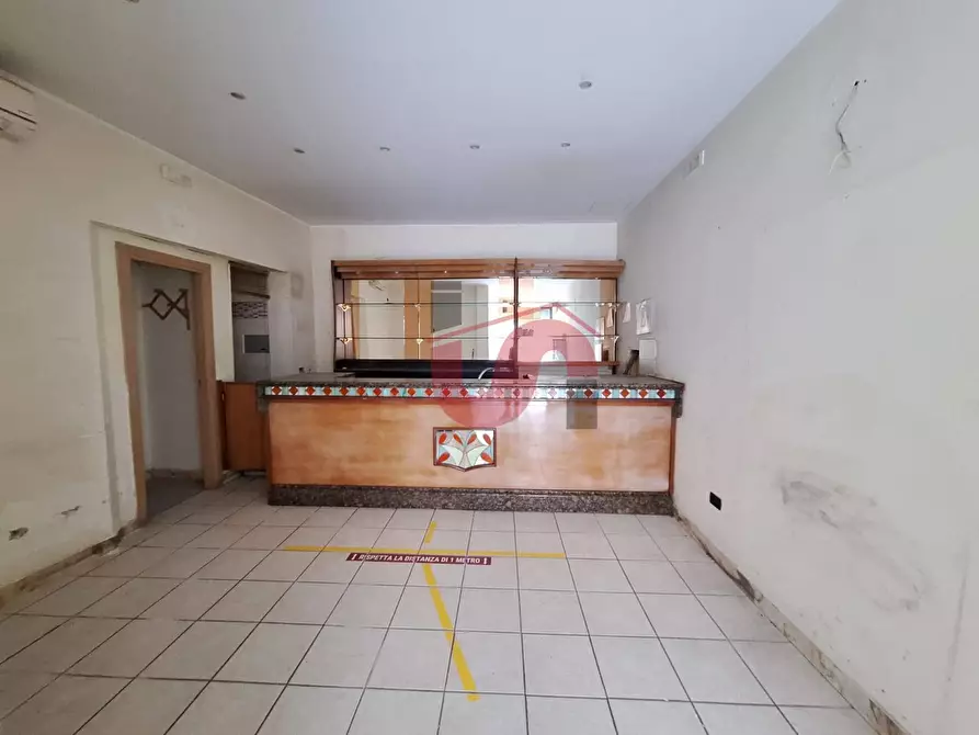 Immagine 8 di Locale commerciale in vendita  in Corso Garibaldi 70 a Benevento