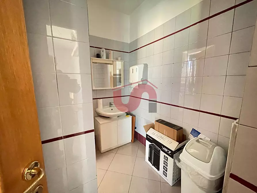 Immagine 19 di Ufficio in affitto  in Via Goduti a Benevento