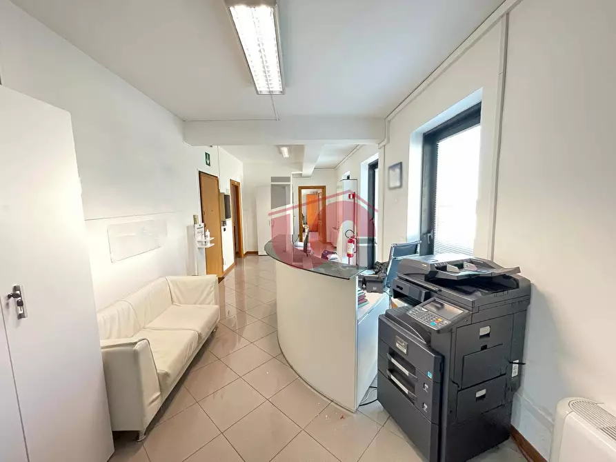 Immagine 10 di Ufficio in affitto  in Via Goduti a Benevento