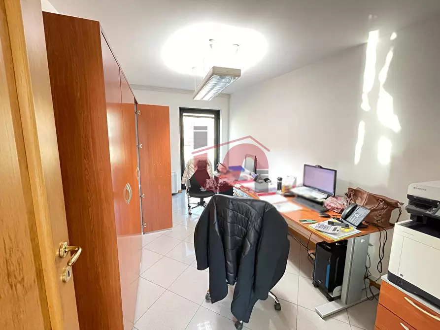 Immagine 21 di Ufficio in affitto  in Via Goduti a Benevento