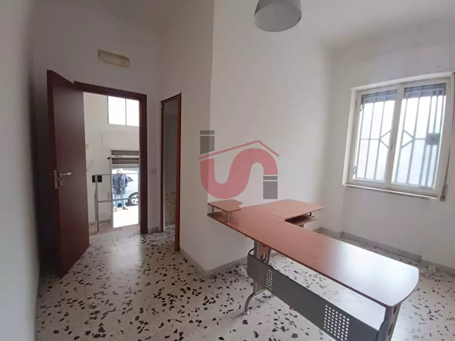 Immagine 5 di Negozio in affitto  in Via Piermarini a Benevento