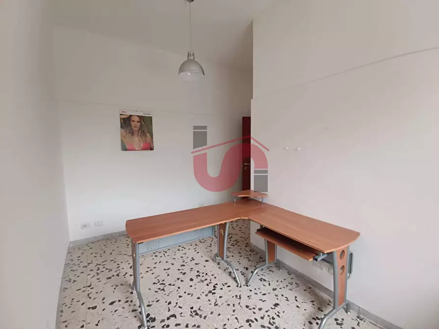 Immagine 6 di Negozio in affitto  in Via Piermarini a Benevento