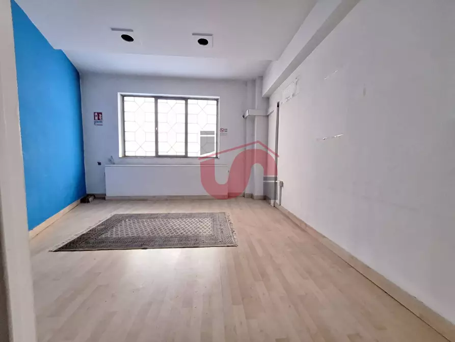 Immagine 5 di Locale commerciale in vendita  in Corso Vittorio Emanuele a Benevento