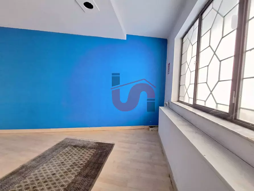 Immagine 6 di Locale commerciale in vendita  in Corso Vittorio Emanuele a Benevento