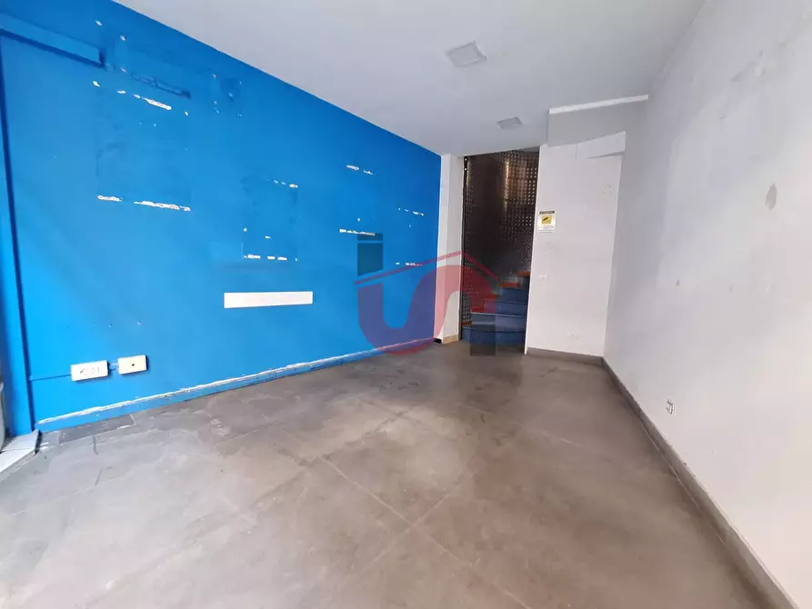 Immagine 9 di Locale commerciale in vendita  in Corso Vittorio Emanuele a Benevento