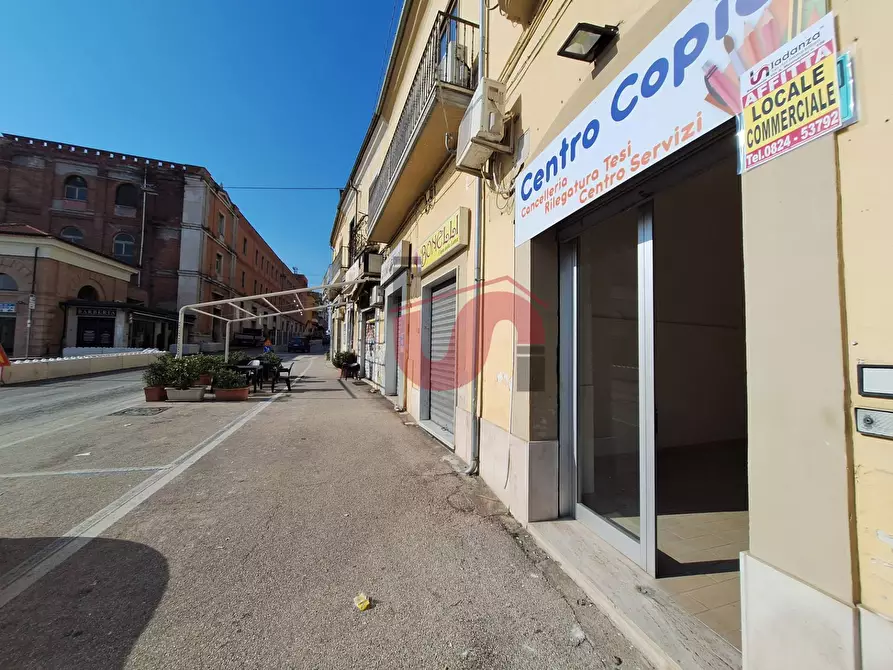 Immagine 3 di Locale commerciale in affitto  in Via Gaetano Rummo 49 a Benevento