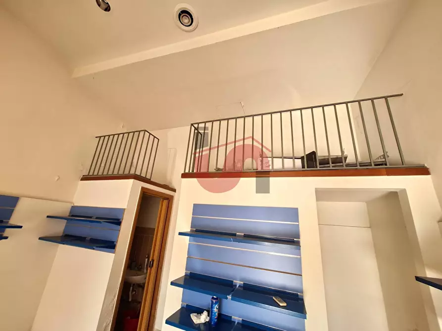 Immagine 8 di Locale commerciale in affitto  in Via Gaetano Rummo 49 a Benevento