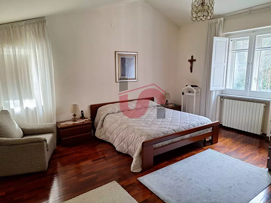 Immagine 51 di Villa in vendita  in Via Bachelet a Benevento