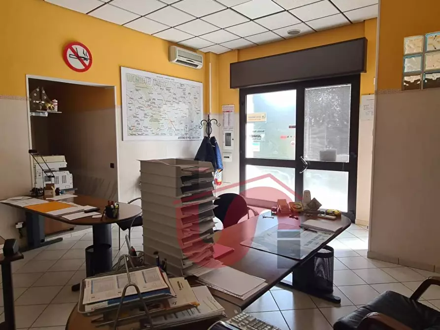 Immagine 4 di Locale commerciale in vendita  in Via Almerico Meomartini a Benevento