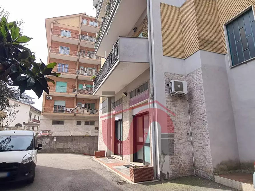 Immagine 3 di Locale commerciale in vendita  in Via Almerico Meomartini a Benevento