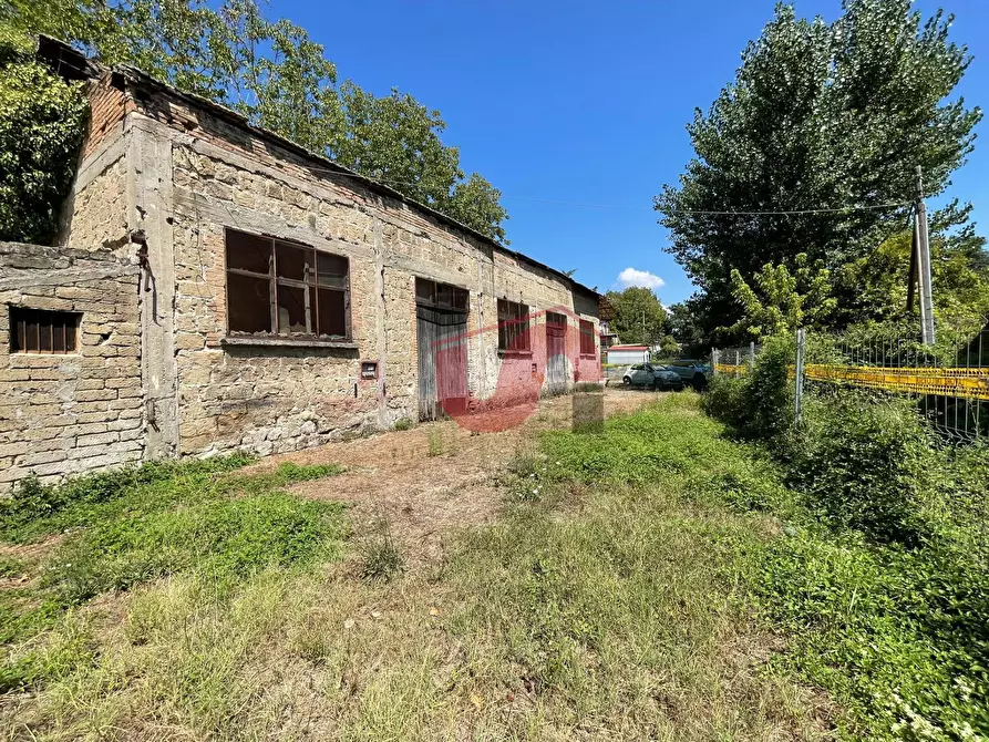 Immagine 12 di Magazzino in vendita  in Via Cellarulo a Benevento