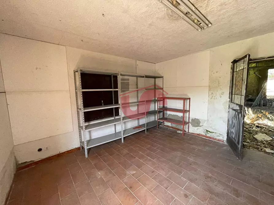 Immagine 15 di Magazzino in vendita  in Via Cellarulo a Benevento