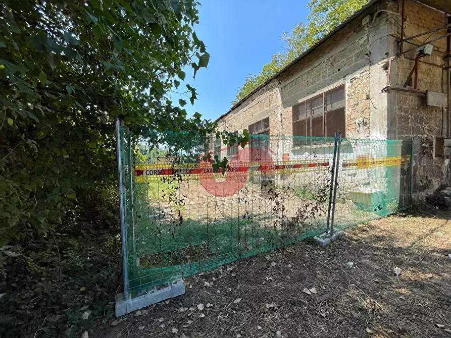 Immagine 17 di Magazzino in vendita  in Via Cellarulo a Benevento