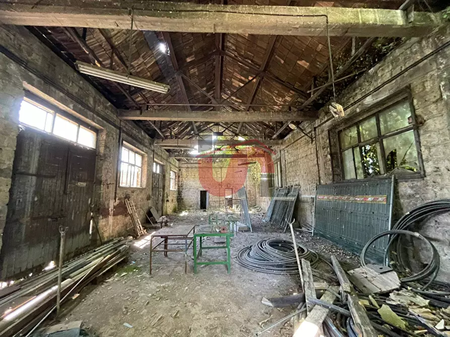 Immagine 7 di Magazzino in vendita  in Via Cellarulo a Benevento