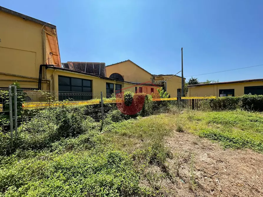 Immagine 8 di Magazzino in vendita  in Via Cellarulo a Benevento