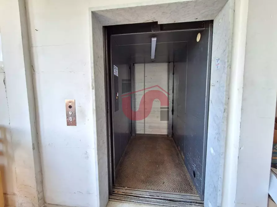 Immagine 10 di Capannone industriale in vendita  in Via Sala a Apollosa