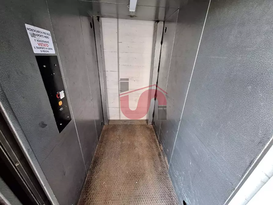 Immagine 11 di Capannone industriale in vendita  in Via Sala a Apollosa